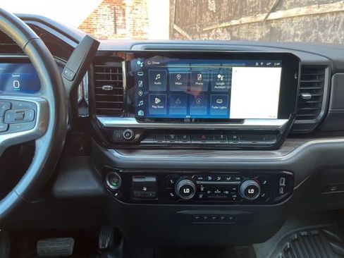 Used 2024 Chevrolet Silverado 3500 LT w/ Convenience Package image 29