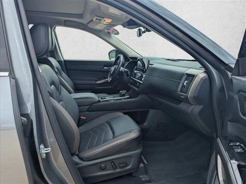 Used 2025 Nissan Pathfinder Platinum w/ Cargo Package AWD/4WD image 20