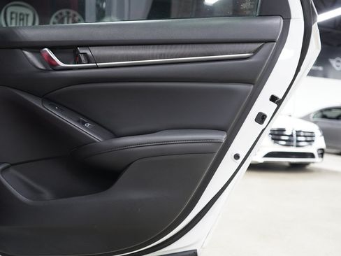 Used 2021 Honda Accord Touring image 18