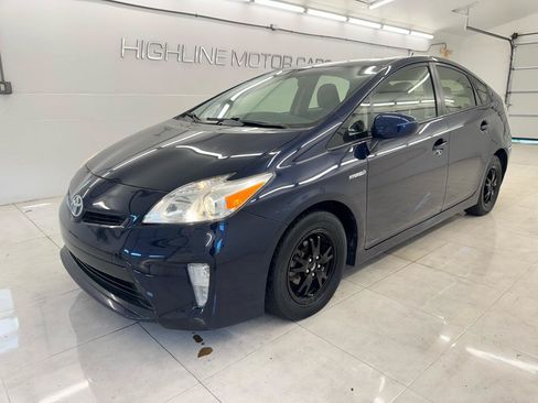 Used 2015 Toyota Prius Two FWD image 1