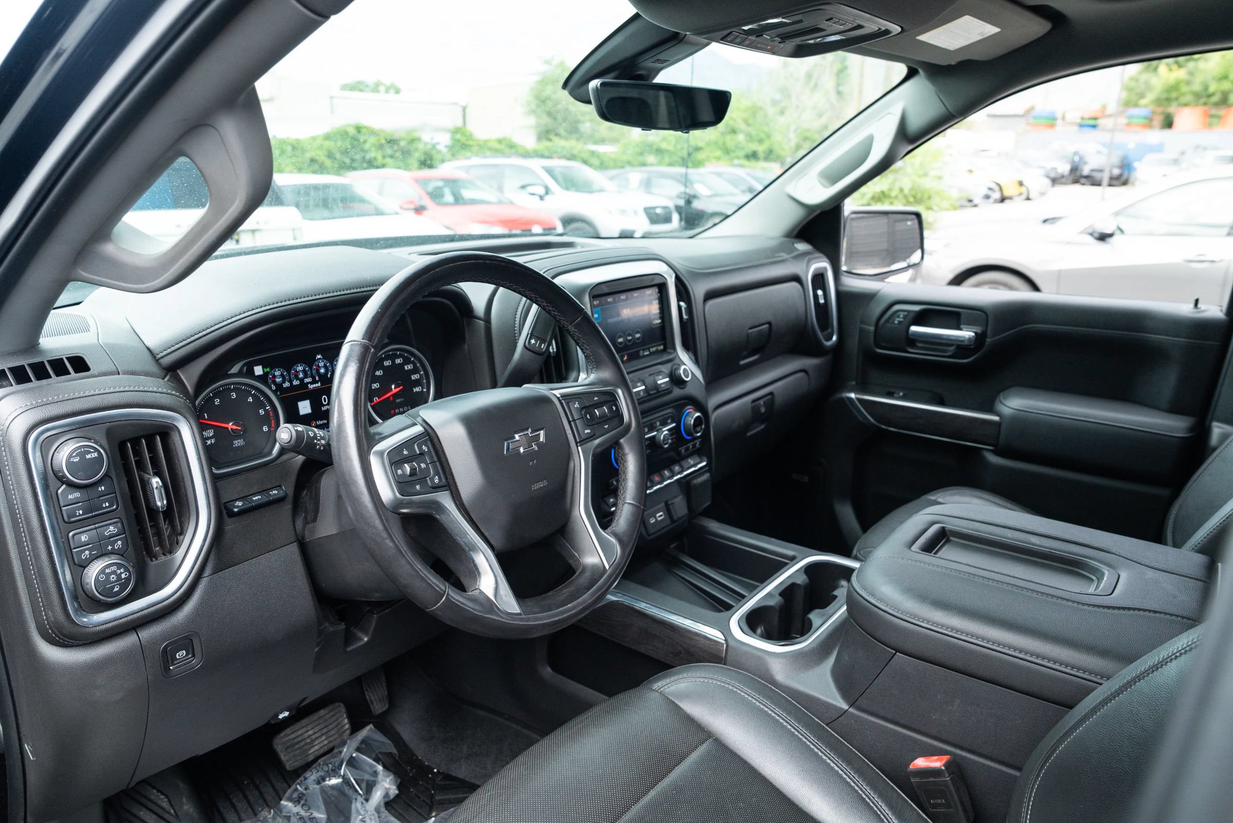 Used 2020 Chevrolet Silverado 1500 LTZ AWD/4WD image 13