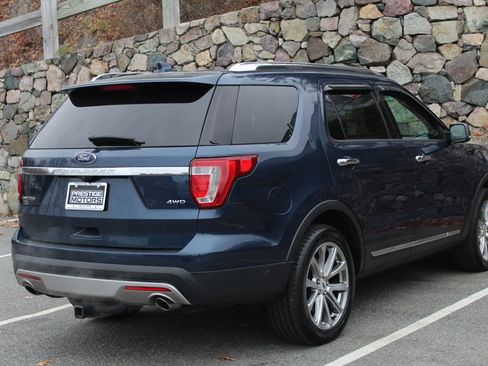 Used 2017 Ford Explorer Limited w/ Equipment Group 301A image 9