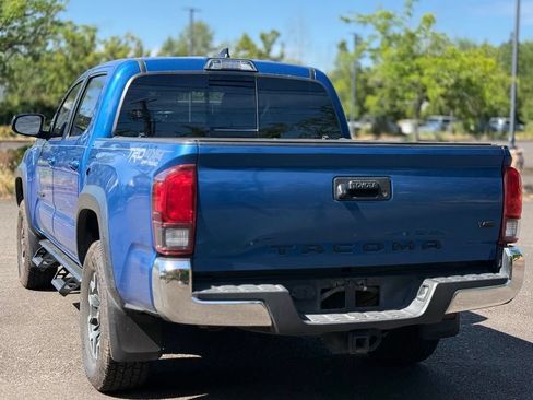 Used 2018 Toyota Tacoma TRD Off-Road AWD/4WD image 3