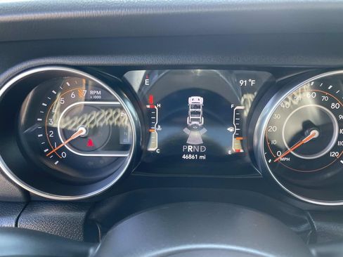 Used 2022 Jeep Wrangler Unlimited Sahara w/ Safety Group AWD/4WD image 49