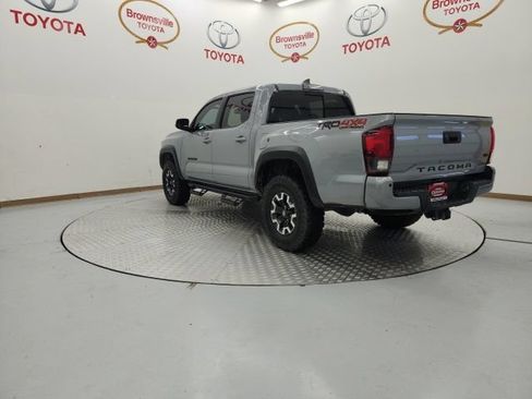 Used 2018 Toyota Tacoma TRD Off-Road w/ Technology Package AWD/4WD image 6