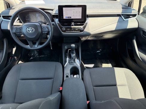 Used 2025 Toyota Corolla LE FWD image 12