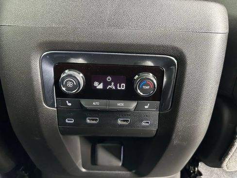 Used 2026 Chevrolet Tahoe High Country AWD/4WD image 35