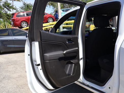 Used 2024 Chevrolet Colorado LT w/ LT Convenience Package II RWD image 22