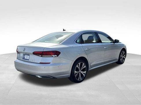 Used 2020 Volkswagen Passat 2.0T SEL FWD image 7