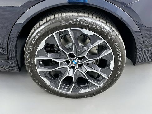 Used 2027 BMW X7 xDrive40i w/ M Sport Package AWD/4WD image 23
