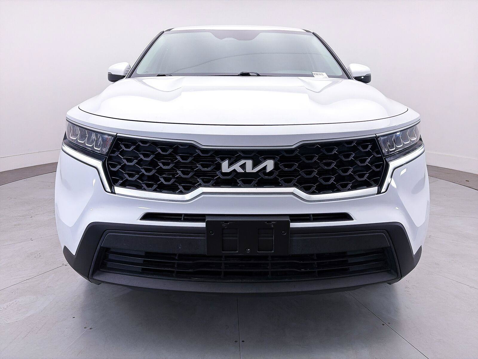 Used 2022 Kia Sorento LX FWD image 2