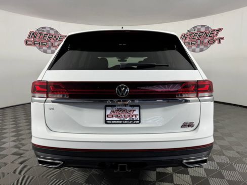 Used 2024 Volkswagen Atlas SE image 6