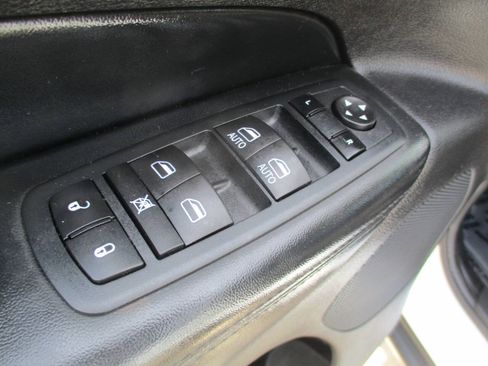 Used 2013 Jeep Grand Cherokee Laredo AWD/4WD image 13
