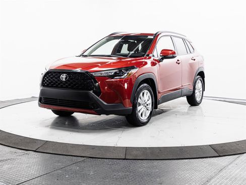 Certified 2024 Toyota Corolla Cross LE image 3