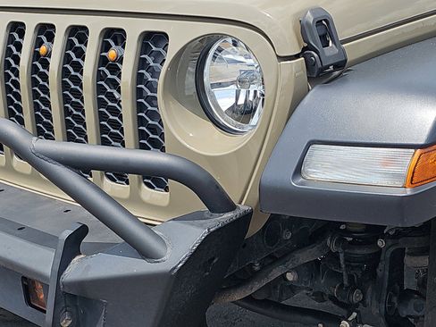 Used 2020 Jeep Gladiator Sport w/ Quick Order Package 24S AWD/4WD image 32