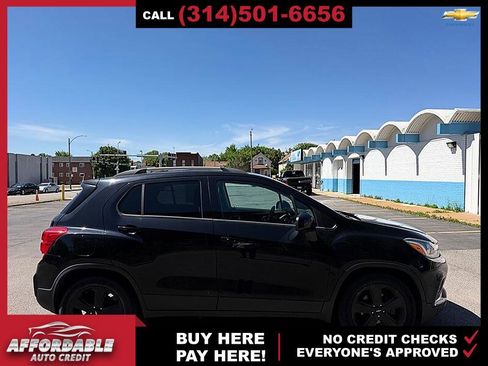 Used 2019 Chevrolet Trax Premier w/ Midnight Edition FWD image 6