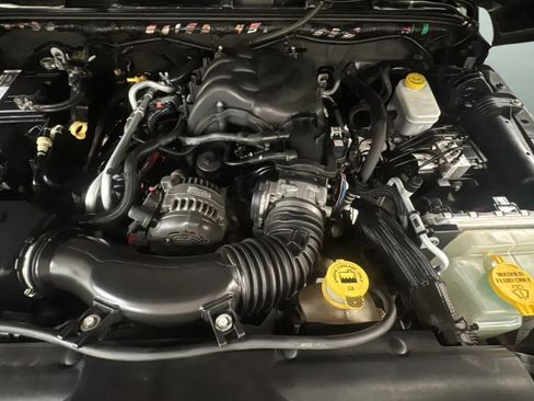 Used 2013 Jeep Wrangler Unlimited Sport AWD/4WD image 22