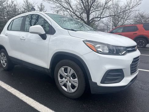 Used 2017 Chevrolet Trax LS image 3