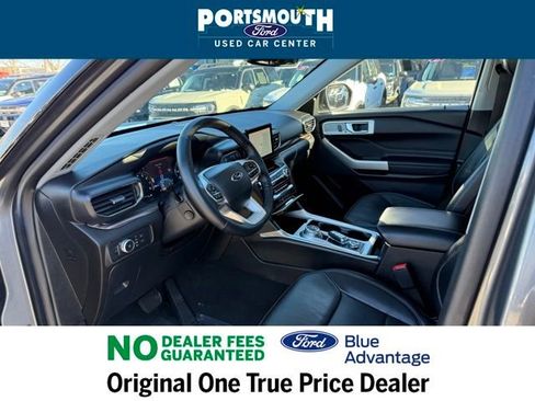 Used 2022 Ford Explorer Limited w/ Equipment Group 301A image 4