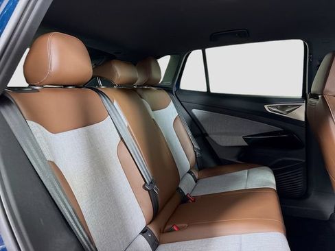 Certified 2023 Volkswagen ID.4 Pro AWD/4WD image 30