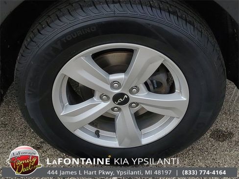 Used 2022 Kia Sorento LX image 7