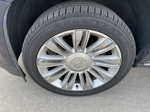 Used 2019 Cadillac Escalade ESV Platinum AWD/4WD image 3
