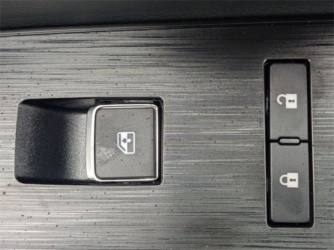 New 2026 Nissan Kicks SR image 31