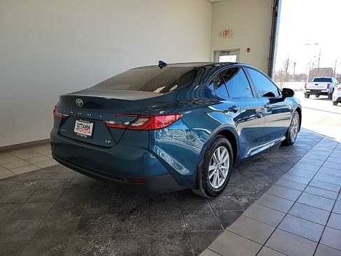 Used 2026 Toyota Camry LE w/ Convenience Package image 5