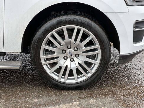 Used 2024 Ford Expedition Limited image 6