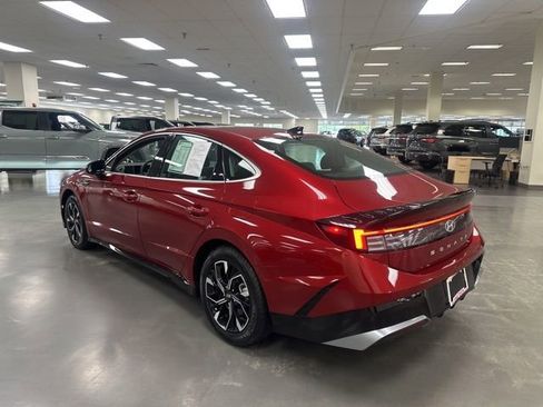 Used 2025 Hyundai Sonata SEL FWD image 5