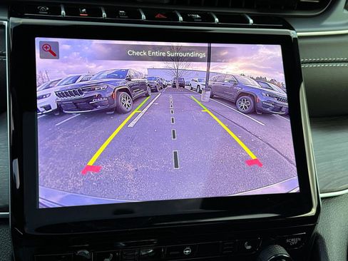 New 2025 Jeep Grand Cherokee Limited image 14