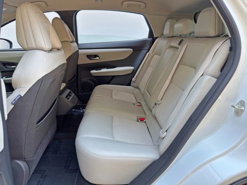 Used 2024 Nissan Ariya FWD image 36