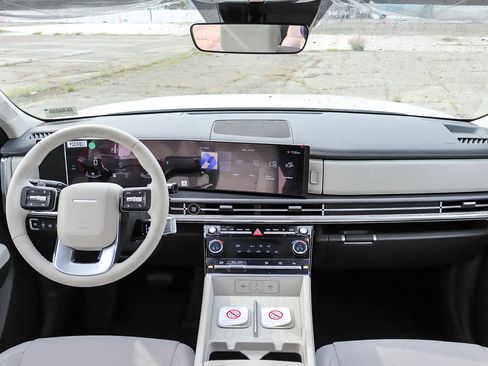 New 2026 Hyundai Santa Fe SE FWD image 17