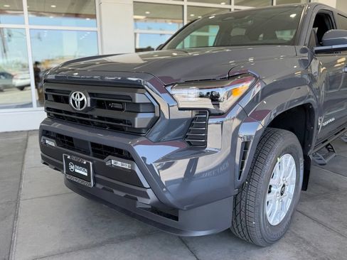 New 2026 Toyota Tacoma SR5 AWD/4WD image 3