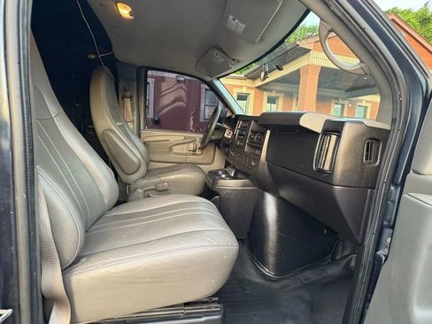 Used 2013 Chevrolet Express 1500 w/ Power Package image 13