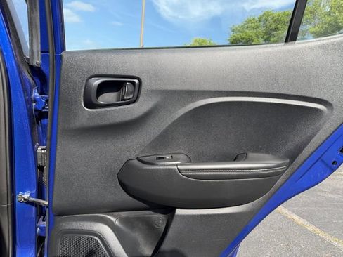 Used 2024 Hyundai Venue Limited FWD image 27
