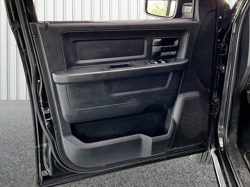 Used 2017 RAM 1500 ST w/ SXT Appearance Group AWD/4WD image 18