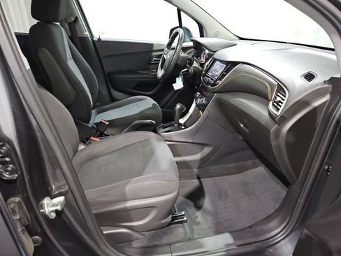 Certified 2020 Chevrolet Trax LS w/ Tint and Cruise Package AWD/4WD image 20