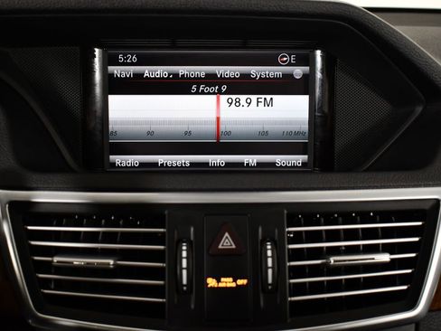 Used 2013 Mercedes-Benz E 350 Sedan image 48