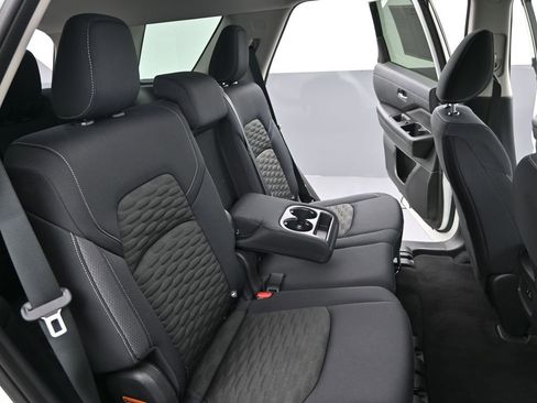 Used 2022 Nissan Pathfinder SV image 26