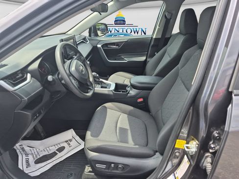 Used 2022 Toyota RAV4 XLE AWD/4WD image 30