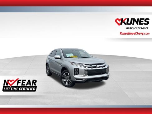 Used 2024 Mitsubishi Outlander Sport SE image 1