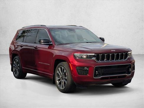 Used 2023 Jeep Grand Cherokee L Overland w/ Luxury Tech Group IV image 3