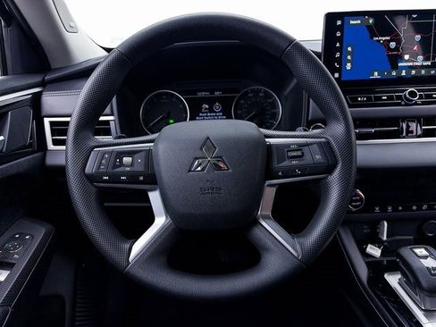New 2025 Mitsubishi Outlander ES image 21