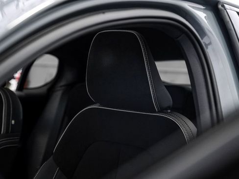 Used 2023 Volvo C40 P8 Recharge Ultimate image 34