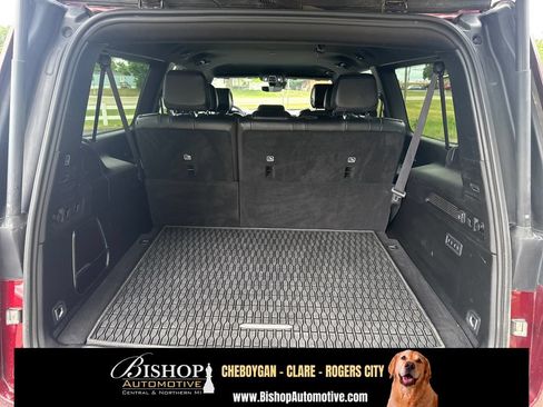 Used 2024 Jeep Wagoneer L Series II w/ Flexible Seating Group AWD/4WD image 8