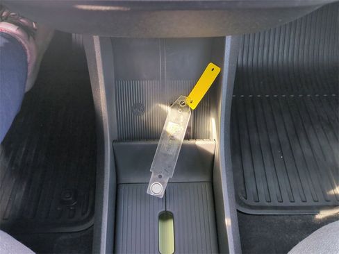 Used 2025 Volvo EX30 Ultra image 23