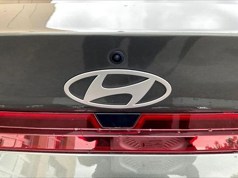 Certified 2024 Hyundai Elantra SE FWD image 24