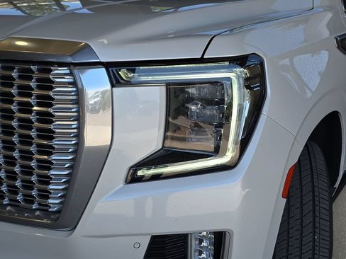 Used 2021 GMC Yukon Denali w/ Denali Premium Package AWD/4WD image 31