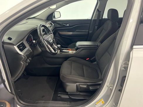 Used 2019 GMC Acadia SLE FWD image 18